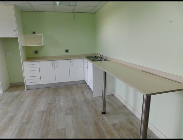 383M² OFFICE TO LET IN HYDE PARK